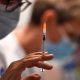 Une conférence en France alloue plus d'un milliard de dollars pour accélérer la production de vaccins en Afrique