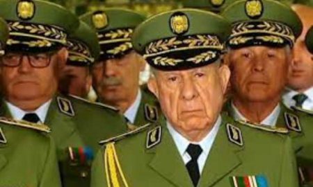 Les Algériens n'ont pas le courage de renverser le régime des généraux et d'échapper aux griffes de la pauvreté et du retard