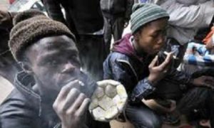 "Kush"...Un pays africain déclare l'état d'urgence après qu'un terrifiant stupéfiant se soit propagé à partir d'os humains