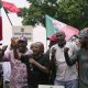 Les syndicats nigérians suspendent leur grève pour discuter d'un nouveau salaire minimum