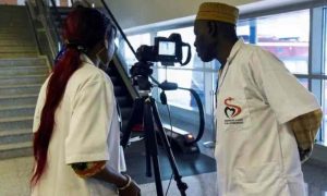 Le Sénégal renforce la surveillance sanitaire contre le Covid après la mort de Hajjajs