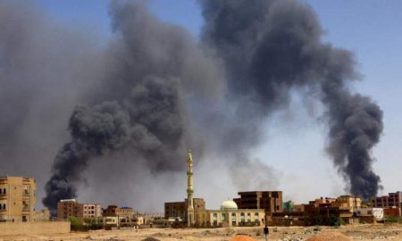 Le feu se transforme en « arme de guerre » au Soudan et contraint les civils à fuir