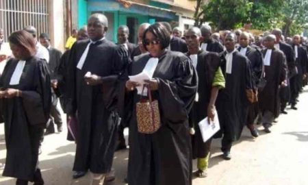 Une grève paralyse le système judiciaire en Guinée pour protester contre les arrestations arbitraires et secrètes