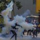 Nouvelles manifestations au Kenya et la police tire des gaz lacrymogènes à Nairobi